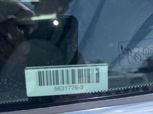 Used 2025 Mercedes-Benz C 300 Sedan image 5