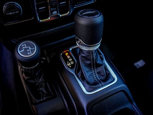 New 2025 Jeep Gladiator Sport image 22