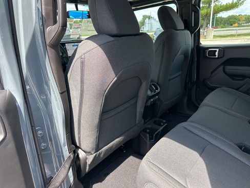 New 2025 Jeep Gladiator Sport image 45