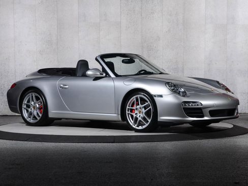 Used 2010 Porsche 911 Carrera S image 8