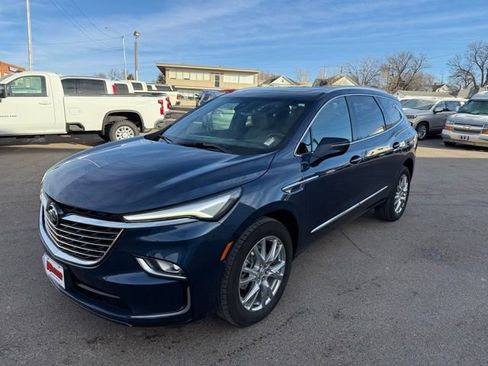 Used 2023 Buick Enclave Essence w/ Experience Buick Package image 3