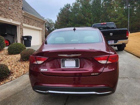 Used 2017 Chrysler 200 Limited Platinum image 5