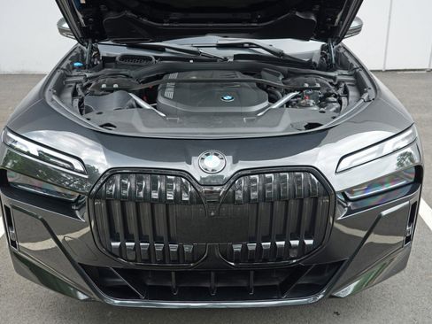 Used 2023 BMW 740i RWD image 7