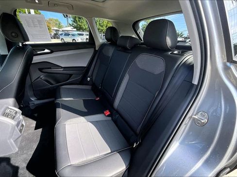 Used 2022 Volkswagen Taos SE image 37