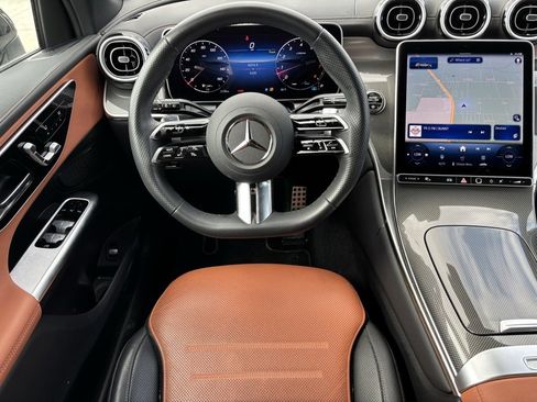Used 2025 Mercedes-Benz GLC 300 GLC 300 image 10