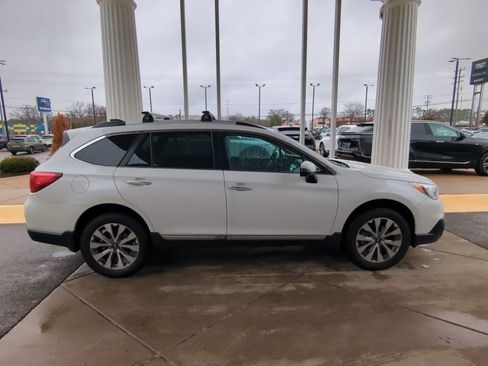 Used 2017 Subaru Outback 2.5i Touring w/ Popular Package #5A image 5