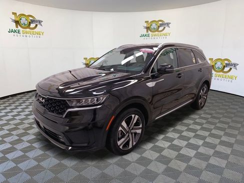 Certified 2023 Kia Sorento EX image 4