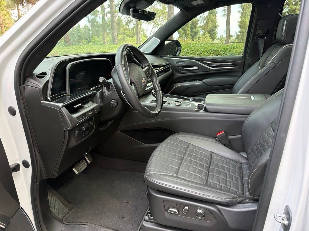 Certified 2023 Cadillac Escalade V AWD/4WD image 8