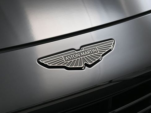 Used 2025 Aston Martin DB12 Coupe RWD image 13