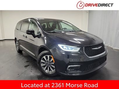 Used 2022 Chrysler Pacifica Touring-L