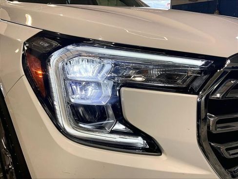 Used 2022 GMC Terrain SLT w/ Infotainment Package II AWD/4WD image 31