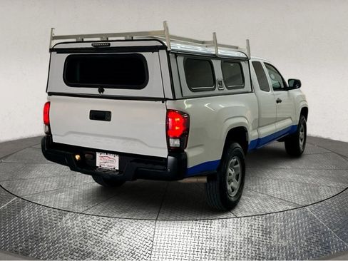 Used 2022 Toyota Tacoma SR image 8