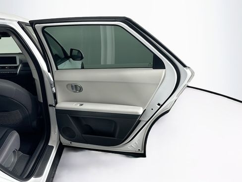 Used 2024 Hyundai Ioniq 5 SEL RWD image 30