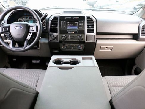 Used 2016 Ford F150 XLT image 28