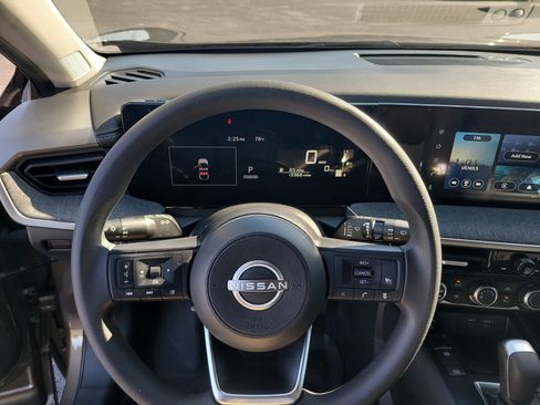 Used 2025 Nissan Kicks SV image 26