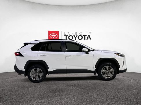 Used 2024 Toyota RAV4 LE image 9
