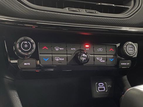 New 2025 Jeep Compass Latitude w/ Sun & Sound Group image 27