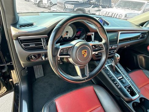 Used 2021 Porsche Macan S image 12