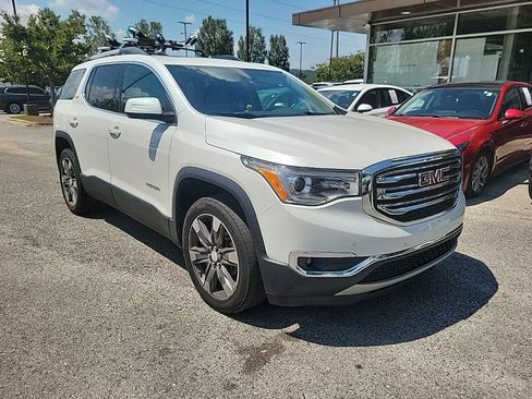 Used 2017 GMC Acadia SLT w/ LPO, Cargo Package FWD image 2