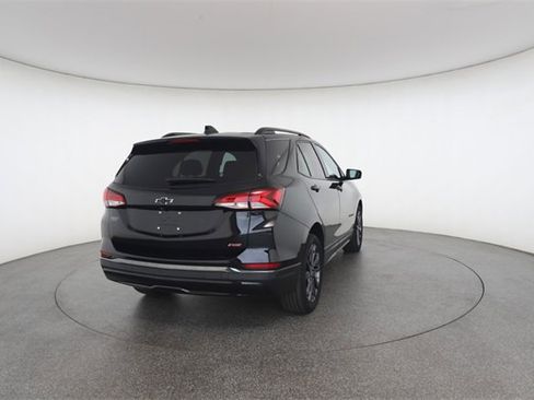 Used 2022 Chevrolet Equinox RS w/ Infotainment Package image 17