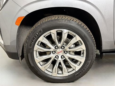 Used 2021 GMC Yukon Denali w/ Denali Premium Package image 33