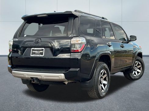 Used 2022 Toyota 4Runner TRD Off-Road Premium AWD/4WD image 2
