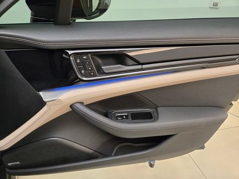 Used 2025 Porsche Panamera 4 AWD/4WD image 27