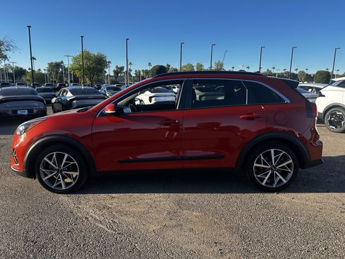 Certified 2022 Kia Niro Touring Special Edition image 3