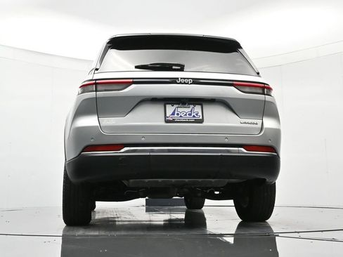 Used 2023 Jeep Grand Cherokee Laredo image 41