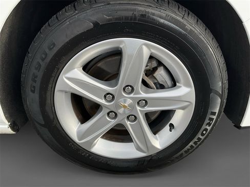 Used 2024 Chevrolet Malibu LT image 14