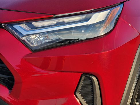 Used 2025 Toyota RAV4 LE image 28