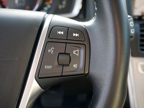 Used 2017 Volvo XC60 T6 Dynamic w/ Preferred Option Package image 28