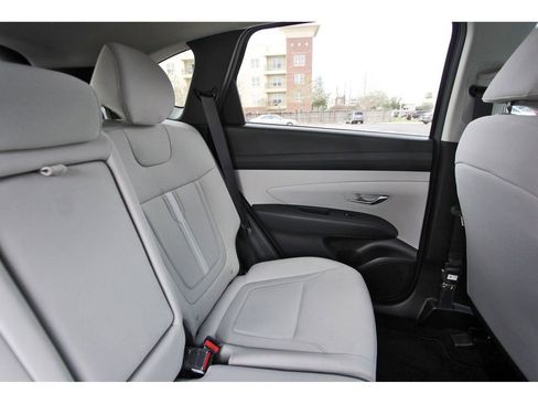Used 2025 Hyundai Tucson SEL FWD image 13