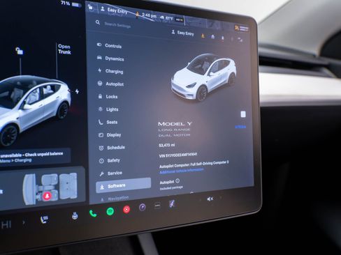 Used 2021 Tesla Model Y Long Range image 25