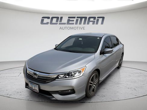 Used 2017 Honda Accord Sport image 2