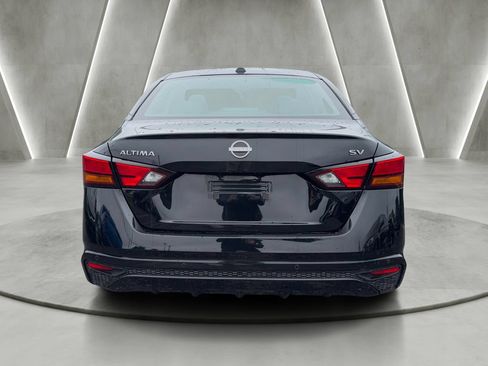 Used 2024 Nissan Altima 2.5 SV FWD image 6