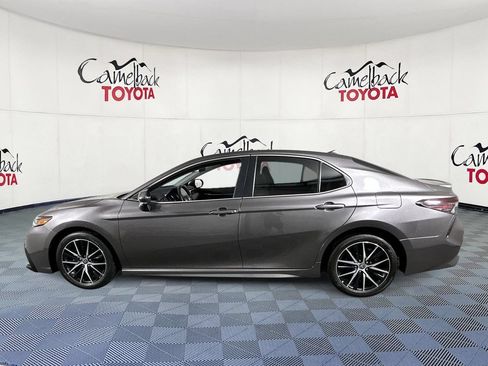 Used 2024 Toyota Camry SE FWD image 5