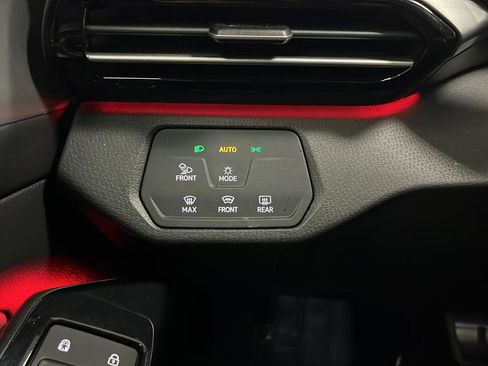 Used 2023 Volkswagen ID.4 Pro S AWD/4WD image 32