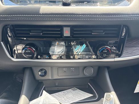 New 2026 Nissan Rogue Platinum w/ Platinum Premium Package AWD/4WD image 13