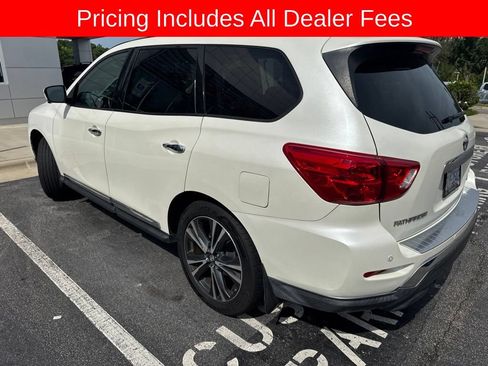 Used 2018 Nissan Pathfinder Platinum AWD/4WD image 4