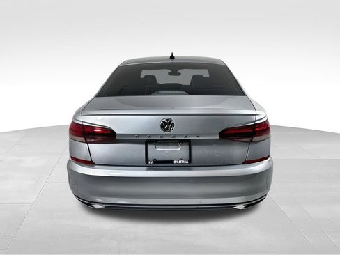 Used 2020 Volkswagen Passat 2.0T SE w/ Sunroof Package FWD image 7