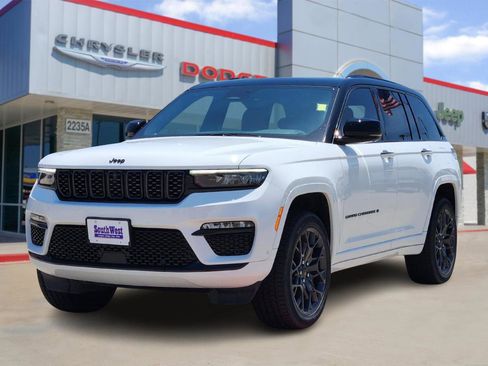 New 2025 Jeep Grand Cherokee Summit w/ Obsidian Package image 2