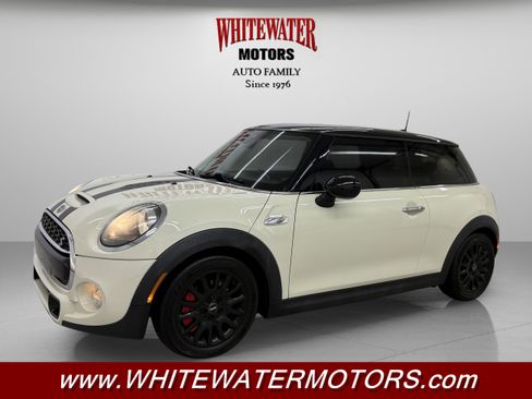 Used 2019 MINI Cooper S image 1