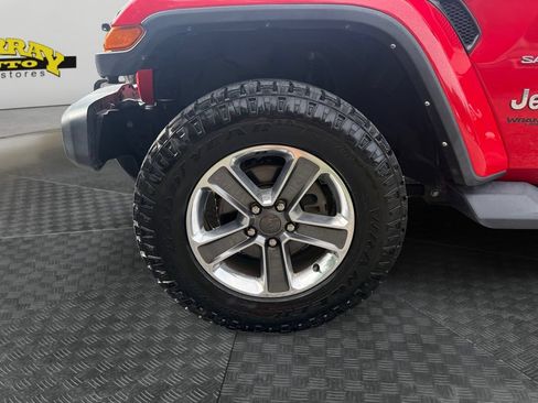 Used 2021 Jeep Wrangler Unlimited Sahara AWD/4WD image 14