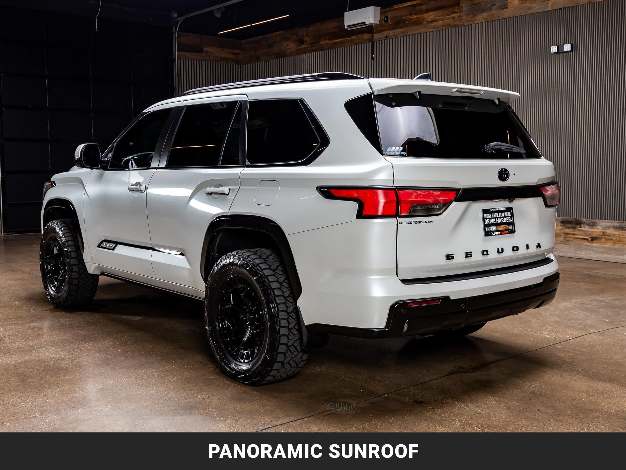 Used 2024 Toyota Sequoia Platinum AWD/4WD image 7
