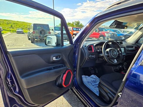 Used 2020 Jeep Renegade Trailhawk w/ Cold Weather Group AWD/4WD image 13