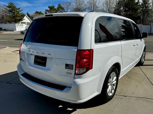 Used 2018 Dodge Grand Caravan SXT image 5