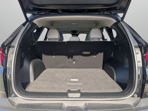 Used 2025 Hyundai Tucson SEL FWD image 12