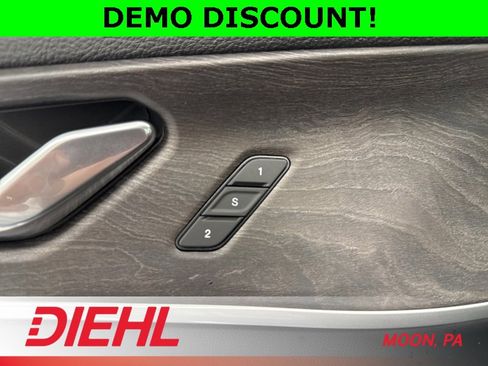 New 2025 Jeep Grand Cherokee Limited w/ Luxury Tech Group II image 24