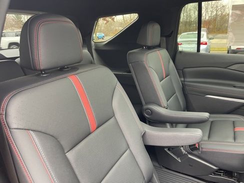 Certified 2025 Chevrolet Traverse RS w/ LPO, Floor Liner Package image 38